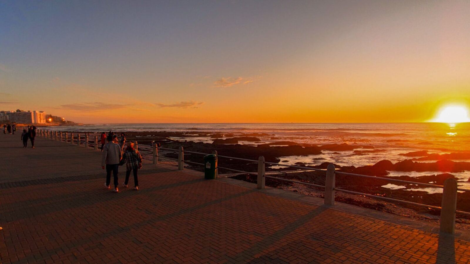 Atlantic Seaboard coastline with villas above the ocean in evening light
